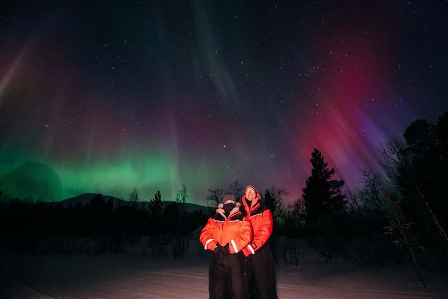 Abisko: Aurora Car Chasing Tour with Photographer - Why a car chase works better than waiting in one place