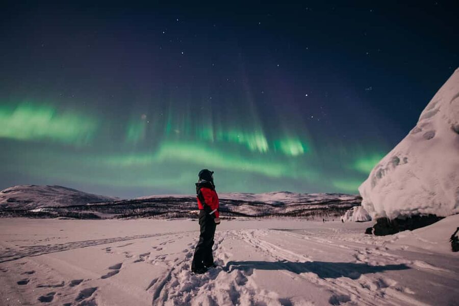 Abisko: Aurora Car Chasing Tour with Photographer - Cold-weather comfort is part of the deal