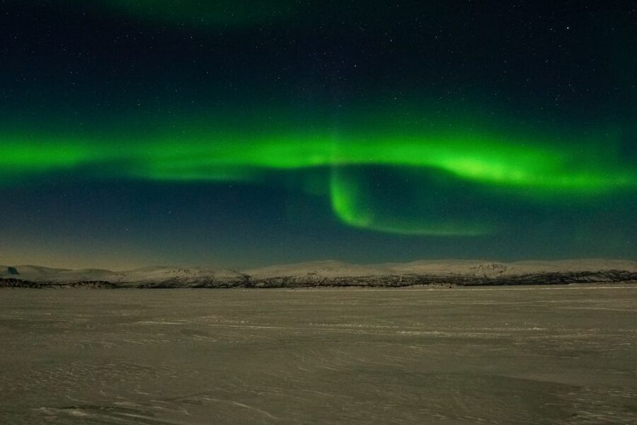Abisko: Aurora Snowshoeing - The 10-minute van ride from Abisko or Björkliden