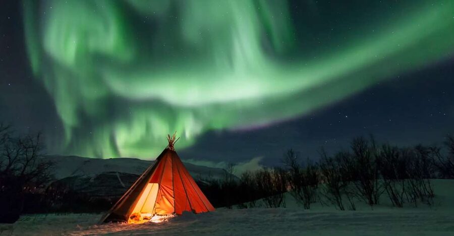 Abisko: National Park Northern Lights Photo Tour - Pickup in Abisko and the start of the evening
