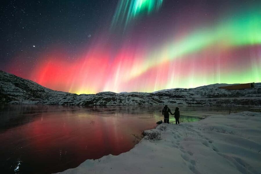 Abisko: Northern Lights Photography Tour with Dinner - The 4x4 search through Arctic darkness