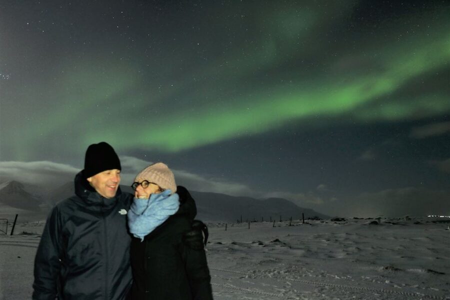 Akureyri: Hunt for the Northern Lights Photography Tour - What the photography help really adds