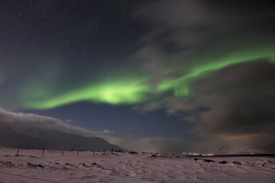 Akureyri: Hunt for the Northern Lights Photography Tour - Chasing clear skies toward Lake Mývatn