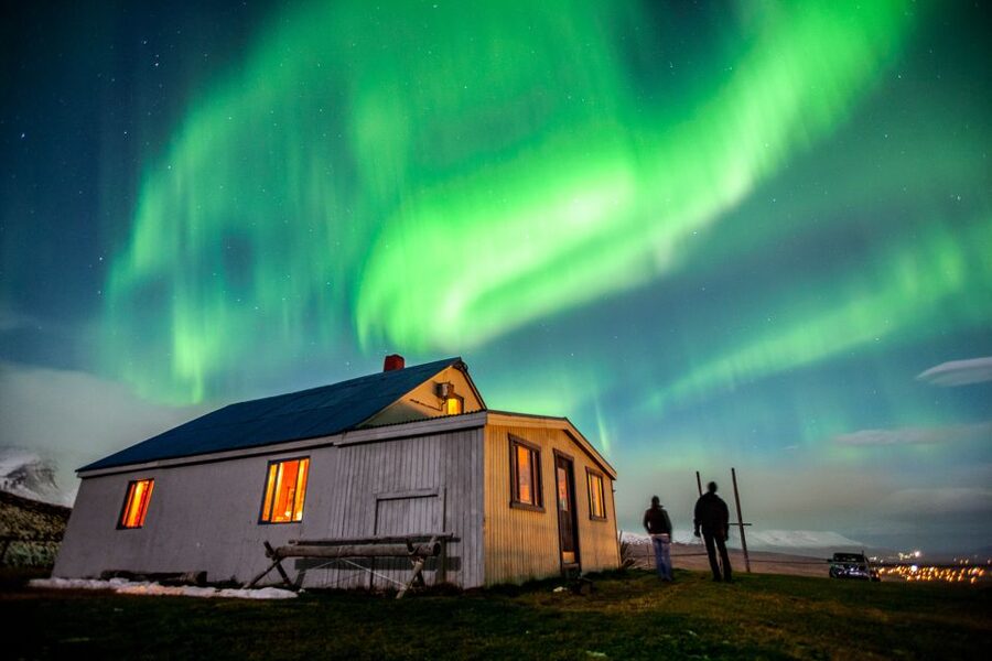 Akureyri: Northern Lights Photography Tour - A small group that keeps the night manageable