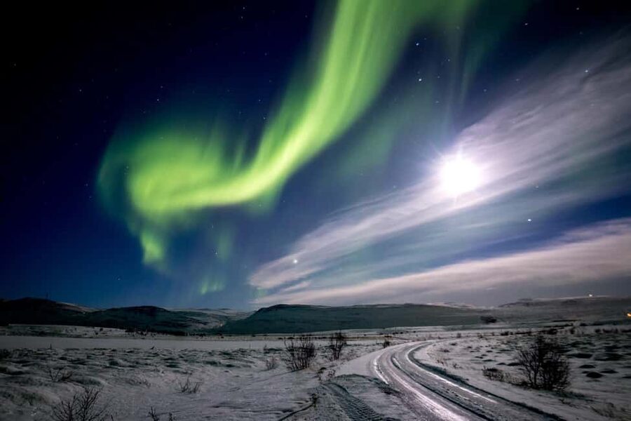 Akureyri: Northern Lights Tour - Why the guide’s camera advice matters
