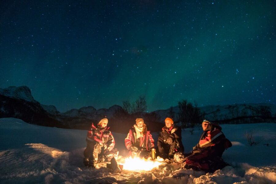 Alta: Small-Group Guided Northern Lights Tour - Clothing, cold, and the reality of waiting outside