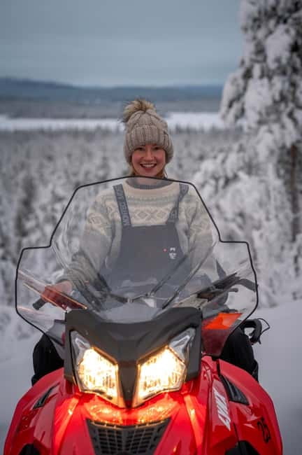 Aurora Hunt on Snowmobile - small groups - Key points to know before you book