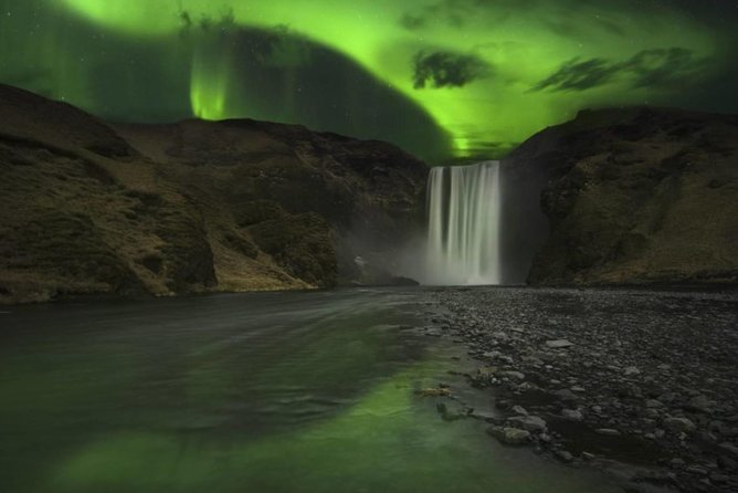 Chasing Aurora Borealis with Warmth and Treats in Premium Tour! - Chasing the lights beyond Reykjavik