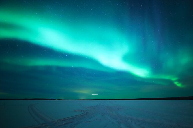 Chasing Aurora with Photographer - Small Group - Thermal clothing and practical comfort