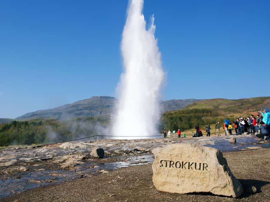 From Reykjavik: 3-Day Northern Lights Hunt & Glacier Lagoon - Guides, bus comfort, and the pace