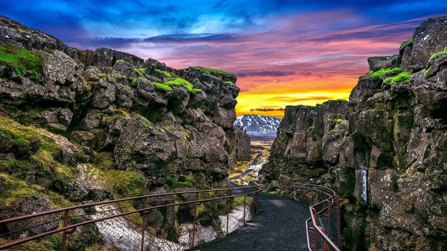 From Reykjavík: 5-Day Northern Lights Hunt & Glacier Lagoon - Day one: an easy Reykjavík arrival
