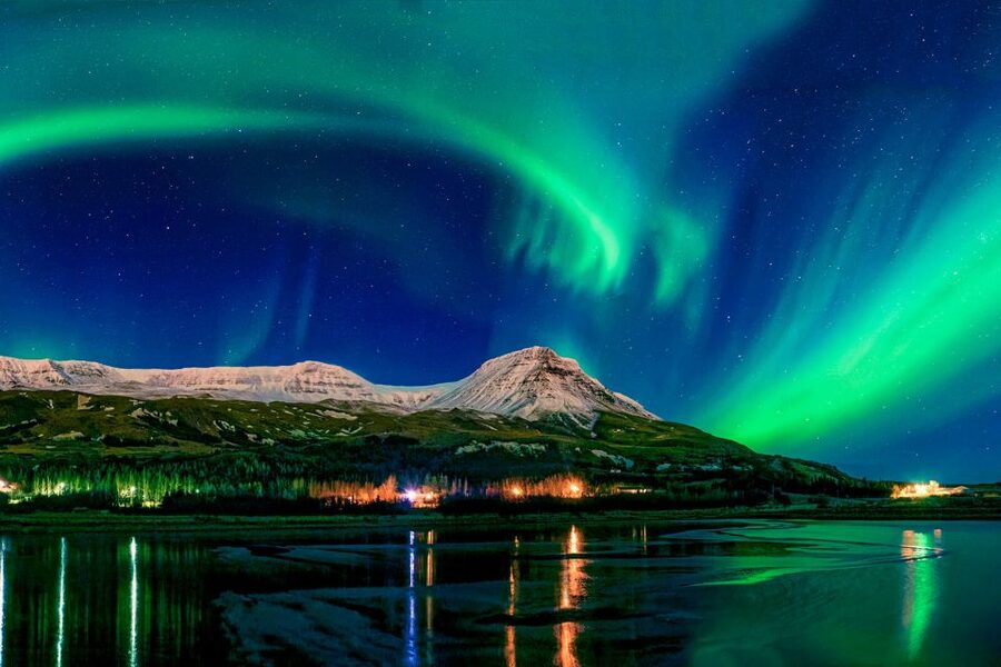 From Reykjavik: Northern Lights Chase with Expert Guide - Leaving Reykjavik for darker skies