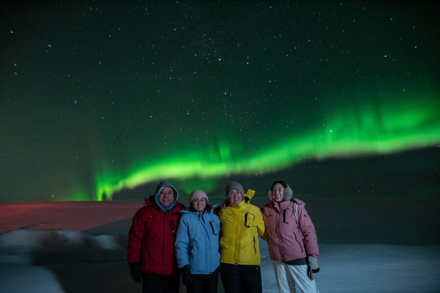 From Reykjavik: Northern Lights Guided Tour with Photos - Key points at a glance
