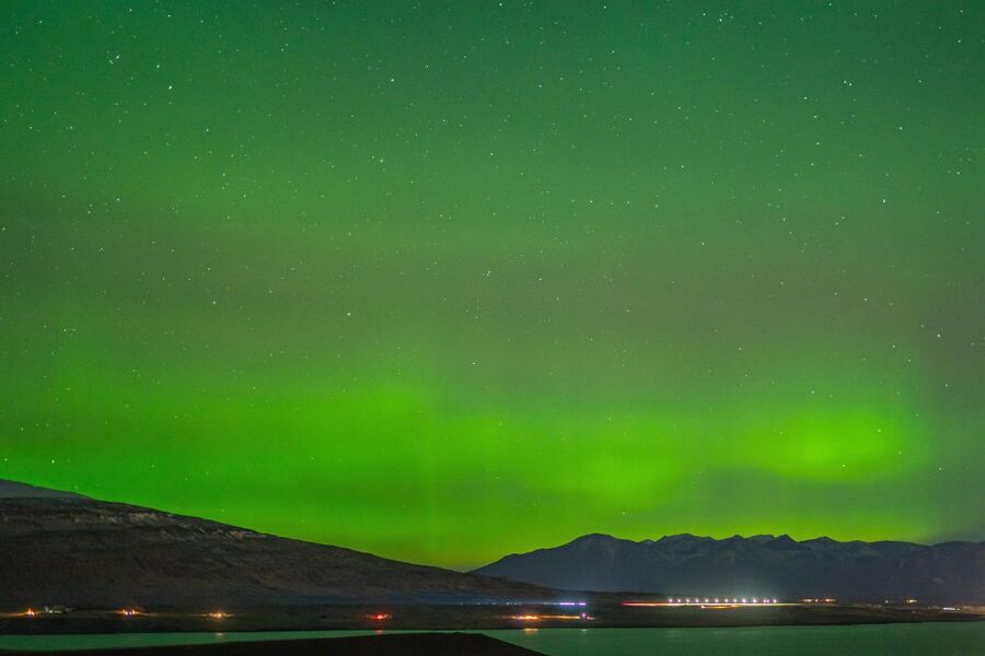 From Reykjavik: Northern Lights Guided Tour with Photos - The guide makes the difference