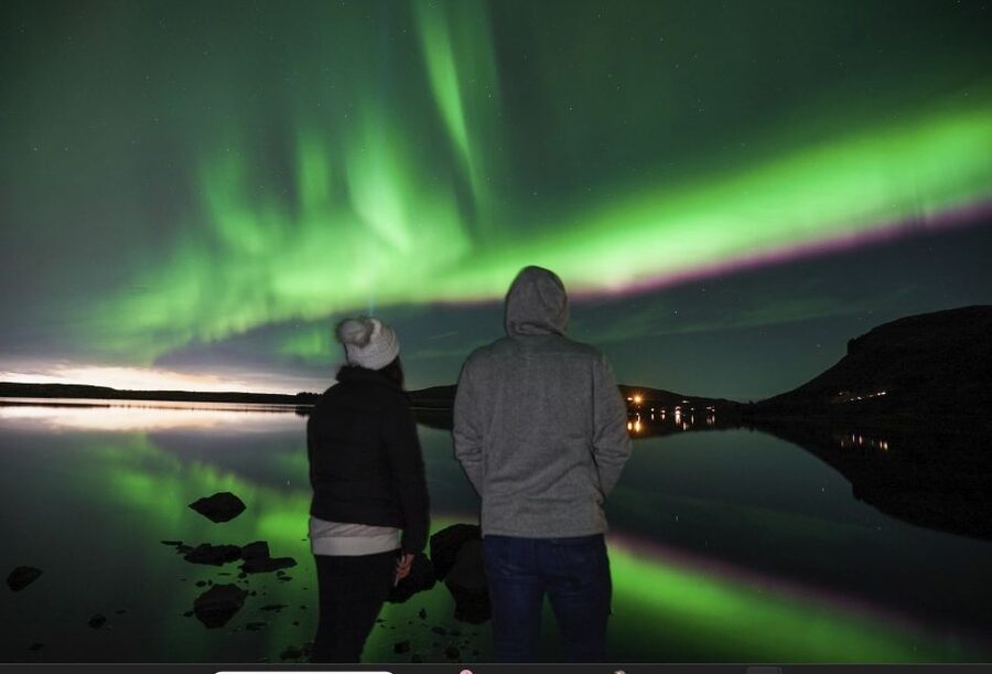 From Reykjavik: Northern Lights Hunt Super Jeep Tour - Chasing the aurora beyond Reykjavik