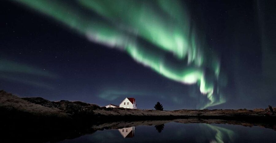 From Reykjavík: Northern Lights Tour with Hot Cocoa & Photos - Hot cocoa while you wait