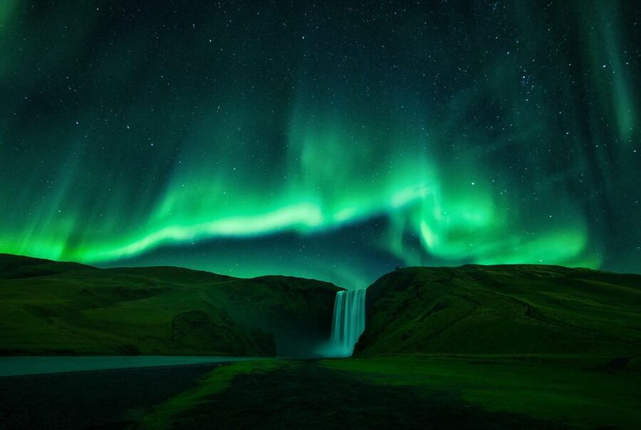 From Reykjavik: Northern Lights Tour with Lifetime Guarantee - The one-hour drive into the dark