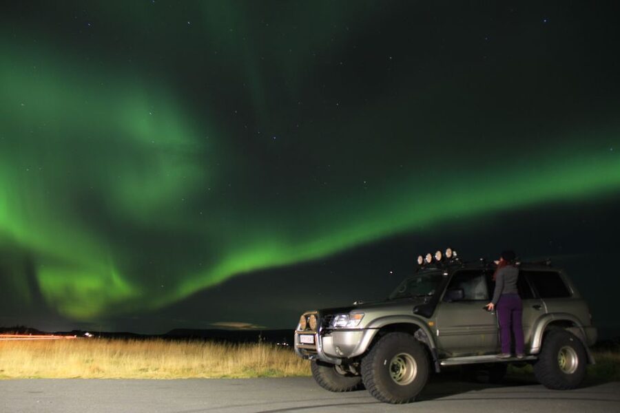 From Reykjavík: Spot the Northern Lights with Snacks & Drink - Key points to know before booking
