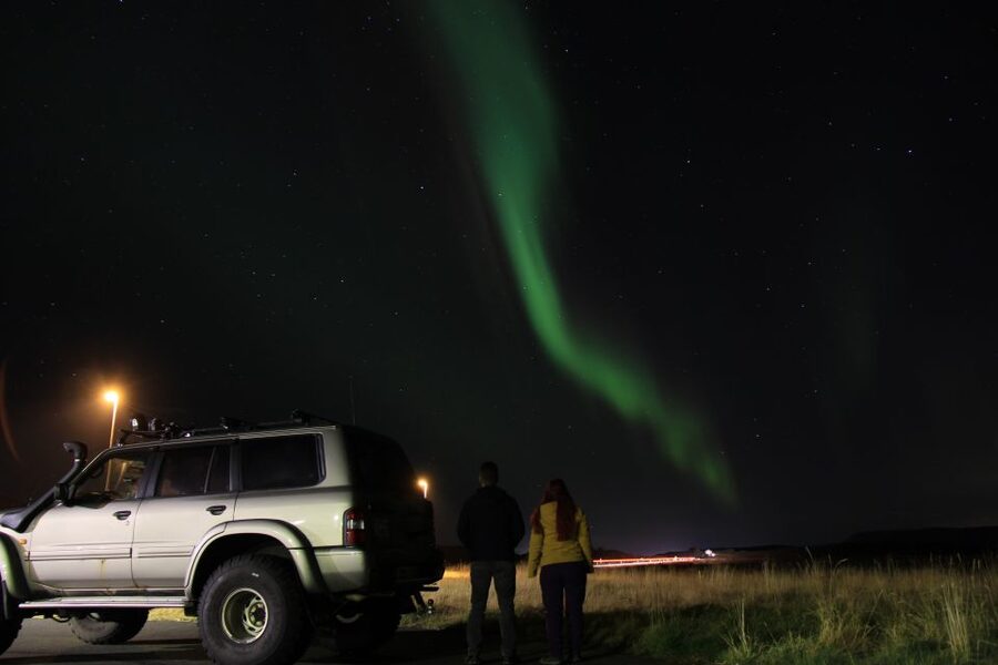 From Reykjavík: Spot the Northern Lights with Snacks & Drink - Who will enjoy this Reykjavik night tour