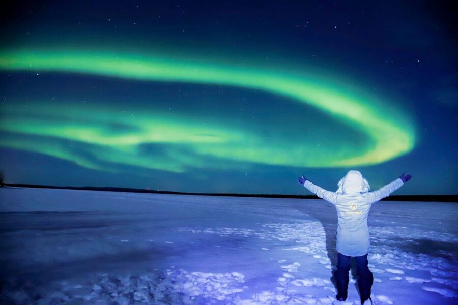 From Rovaniemi: Aurora Borealis Trip in Lapland Lakeside - The campfire, cabin, and Finnish snacks