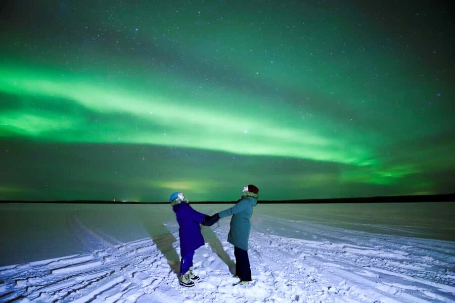 From Rovaniemi: Aurora Borealis Trip in Lapland Lakeside - Practical details that make the evening better