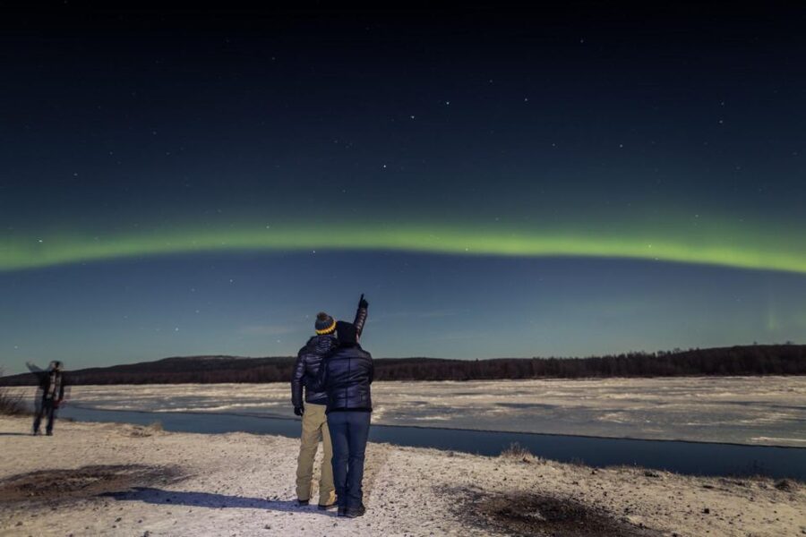 From Rovaniemi: Northern Lights Chase with BBQ and Photos - What happens at the campfire