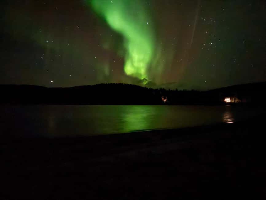 From Saariselkä/Inari: Aurora Hunting Tour, campfire&snacks - Why this Aurora tour is different from a fixed stop