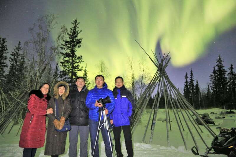 From Yellowknife: Northern Lights Bus Tour with Photos - The middle stops: more chances, less guesswork