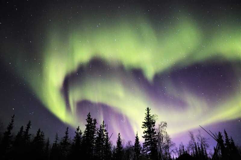 From Yellowknife: Northern Lights Bus Tour with Photos - Staying warm in Yellowknife’s serious cold