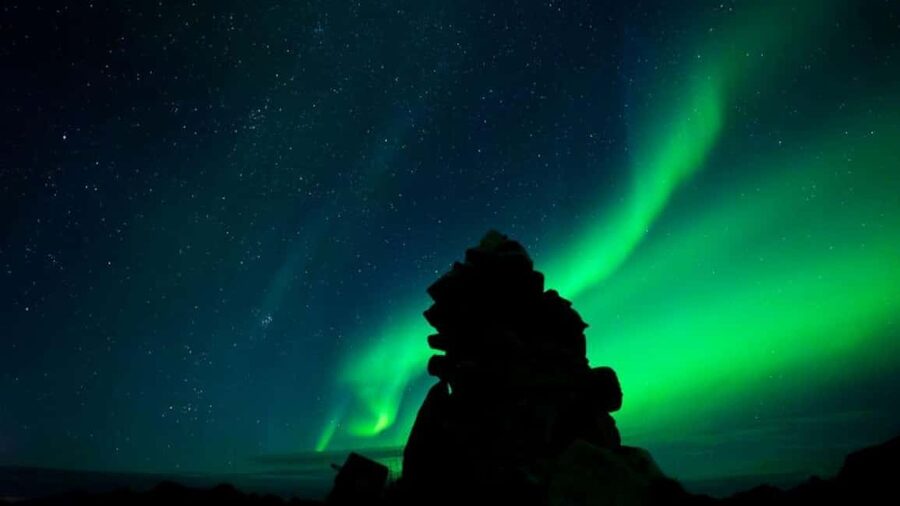 Henningsvær: Northern Lights Tour with Photographer - What the evening feels like, step by step