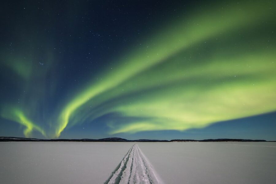 Ivalo: Lake Inari Northern Lights Tour w/ Reindeer & Dinner - What dinner is really like