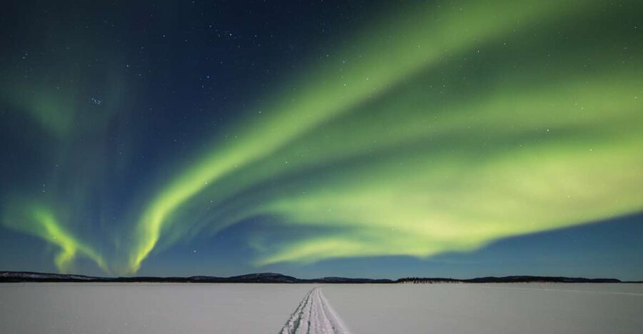 Ivalo: Lake Inari Northern Lights Tour w/ Reindeer & Dinner - Who should book this Lake Inari evening?