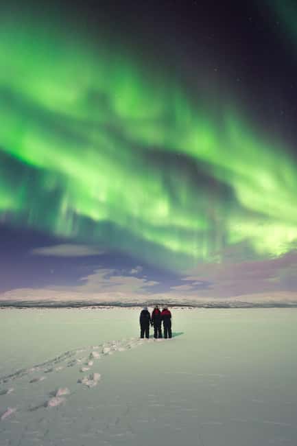 Kiruna: Northern Lights Chase with Car - Into the darkness by van