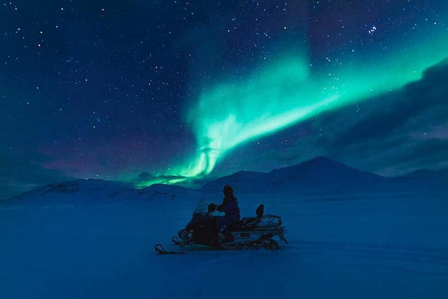 Kiruna: Northern Lights Snowmobile Tour - Riding into the Arctic night from Kiruna