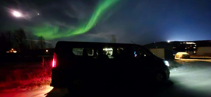 Levi: Northern Lights by Minivan with hot drinks and snacks - If the aurora does not appear