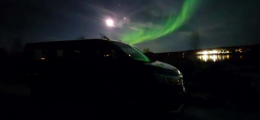 Levi: Northern Lights by Minivan with hot drinks and snacks - The value of $116 for three hours
