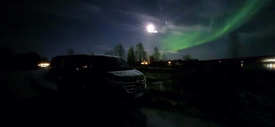Levi: Northern Lights by Minivan with hot drinks and snacks - Should you book the Levi Northern Lights minivan tour?