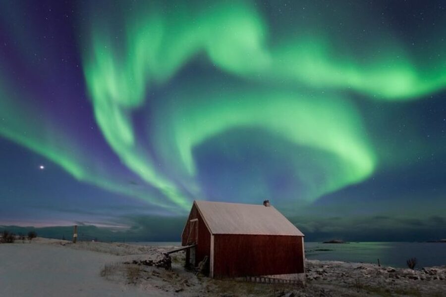 Levi: Northern Lights Hunt Including Campfire Snacks - Dress for the cold, not the photograph