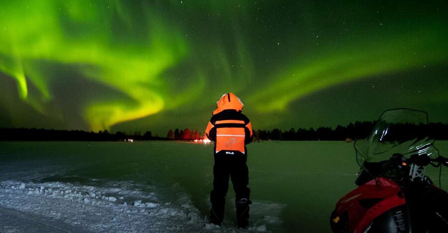 Levi: Northern Lights Snowmobile Tour with Snacks and Drinks - Riding into the Lapland night