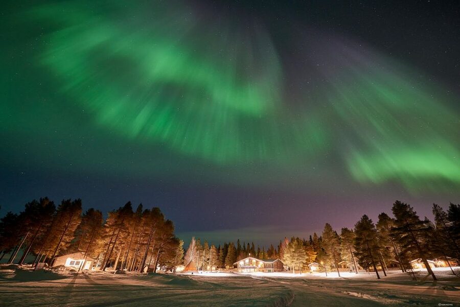 Luleå : Northern lights snowmobile tour - Sharing a snowmobile or taking the controls