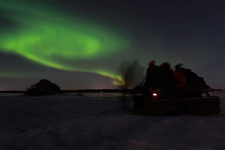 Luleå: Northern Lights Tour by Car with Swedish Treats - Booking flexibility and timing