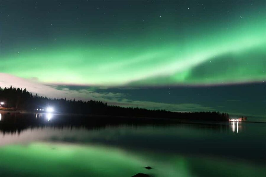 Luleå: Northern Lights Tour by Car with Swedish Treats - The campfire adds more than warmth