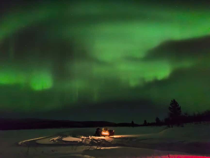 Muotkantunturi Park, Inari - Intense Northern Lights on a Lappish Sleigh - Frozen lakes, rivers, and boreal forest