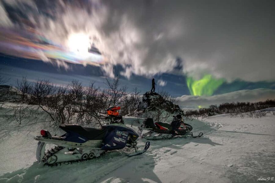 Mývatn: Northern Lights Snowmobile Tour - What the $239 price buys you