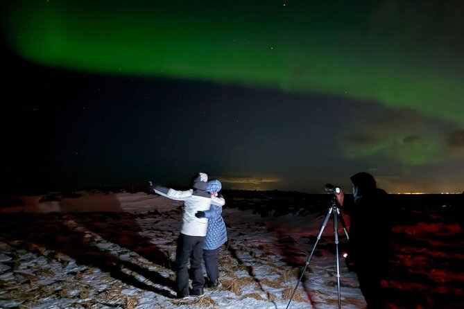 Northern Lights 4x4 Tour with Pastries and Cocoa from Reykjavik - The guide can shape the entire evening