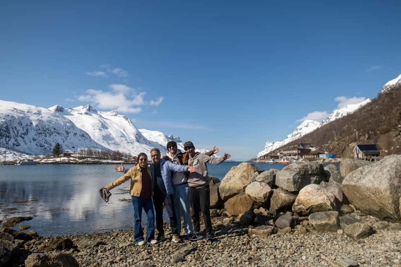 Northern Lights Adventure in Tromsø with Free Photos - A fire, hot food, and a warmer night