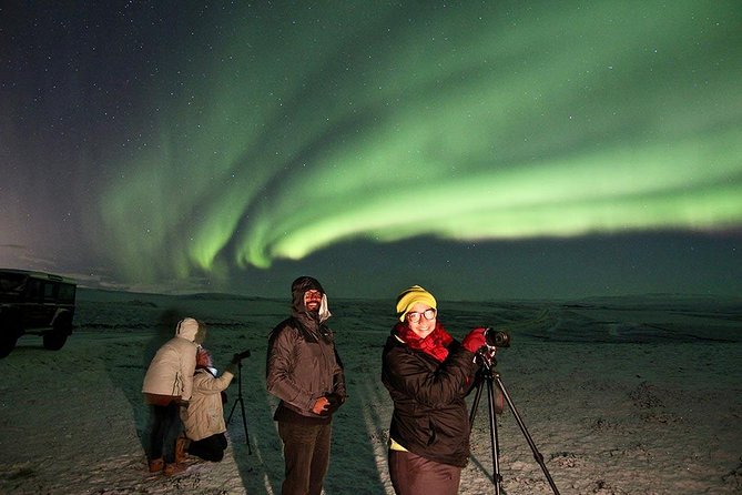 Northern Lights and Stargazing Small-Group Tour with Local Guide - What happens while you wait for the aurora