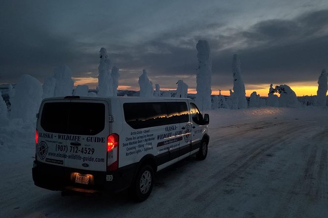 Northern Lights & Arctic Circle Tour - Reaching the Arctic Circle sign