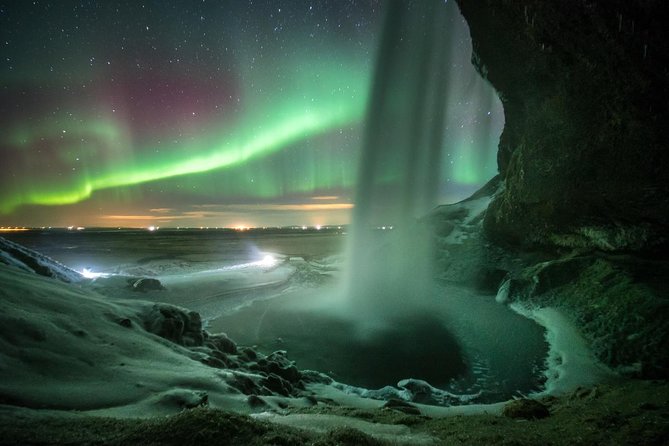 Northern Lights Bus Tour from Reykjavik with Hot Chocolate - The free second chance is valuable