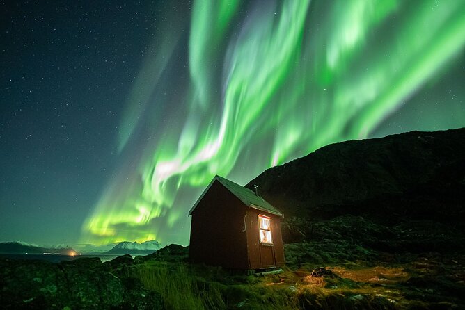 Northern Lights Expedition Tromsø - 6 people - Arctic Photo Guide - Is $296.92 a fair price?